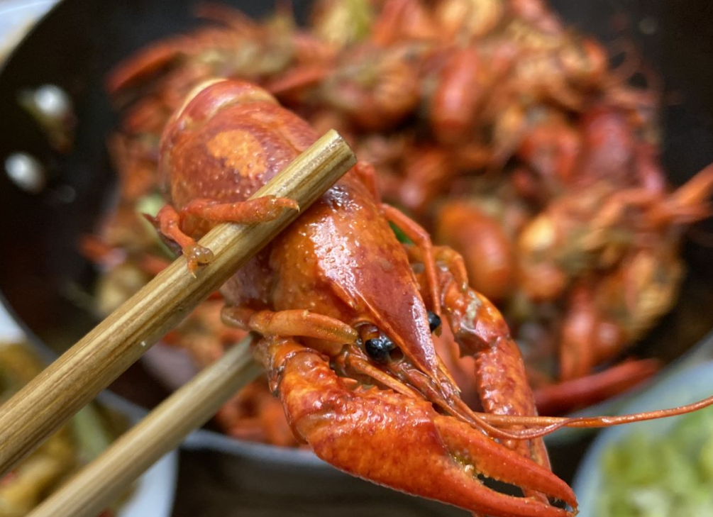 中國(guó)飯店協(xié)會(huì)關(guān)于《餐飲外賣即食小龍蝦質(zhì)量規(guī)范》團(tuán)體標(biāo)準(zhǔn)立項(xiàng)的公告