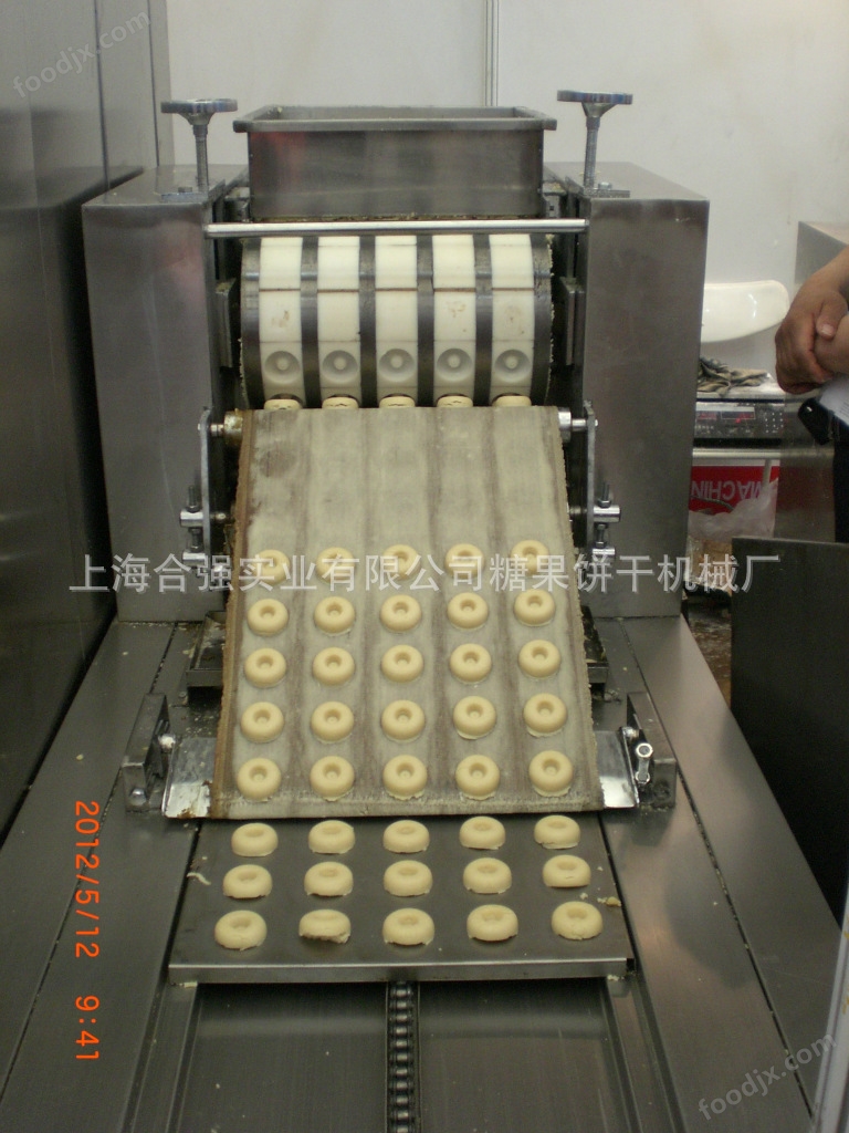 新款400型桃酥機(jī)/不銹鋼桃酥成型機(jī)